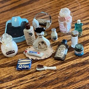 Miniature Dollhouse Bathroom Accessories Set